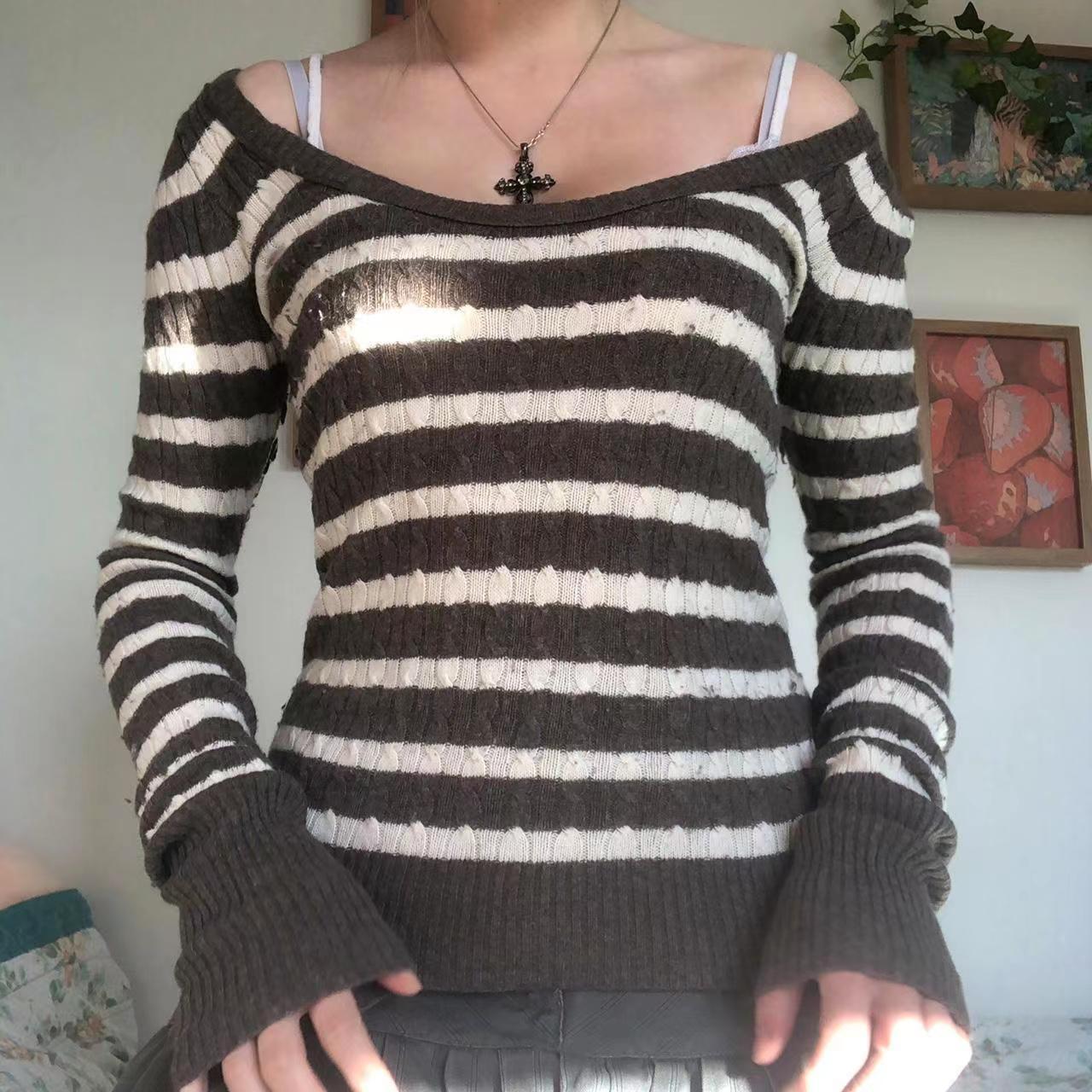 Women's Striped Low-Cut Slim Knit Top