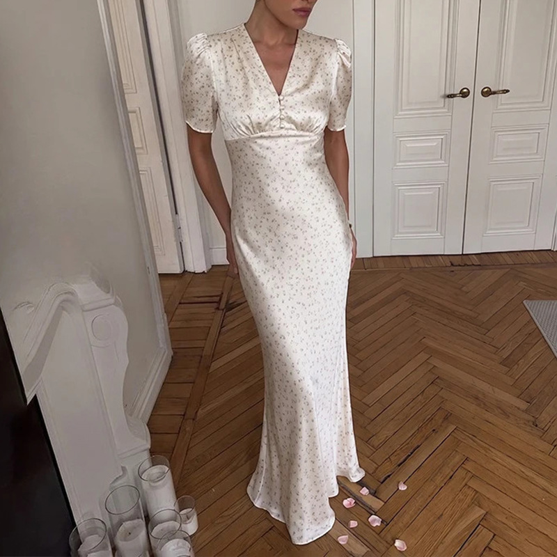 Elegant Floral Fitted French-Style Midi Dress with V-Neck and Short Sleeves
