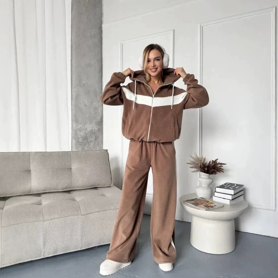 Women's Fleece Zip-Up Hooded Sweatshirt and Pants Set
