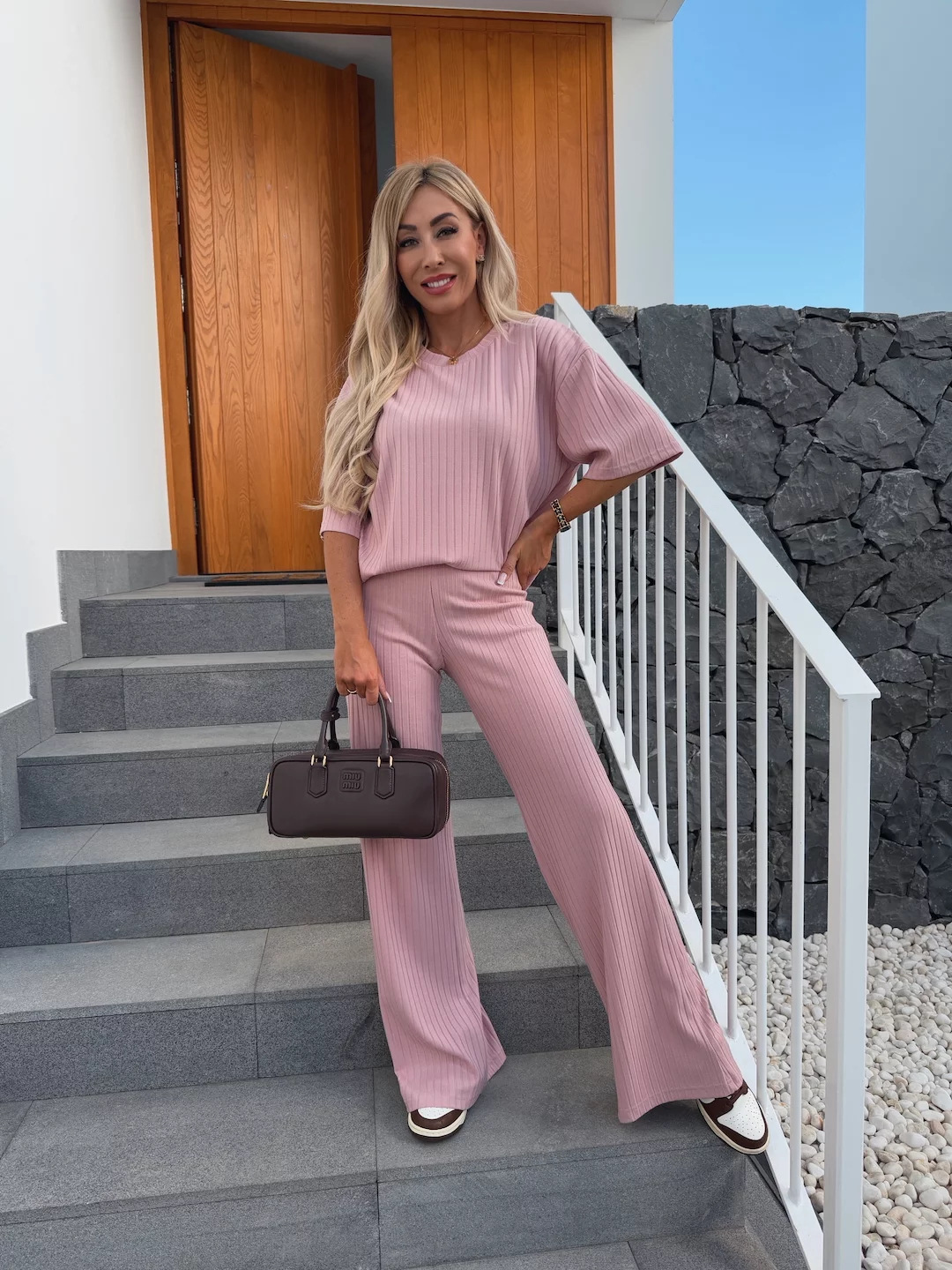 Women's Casual Two-Piece Set Solid Crewneck Short-Sleeve Top and Elastic-Waist Pants