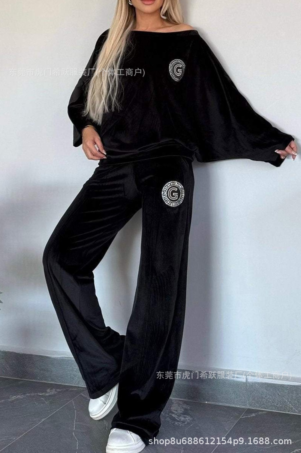 Women's Velvet Two-Piece Set with Round Neck and Batwing Sleeves