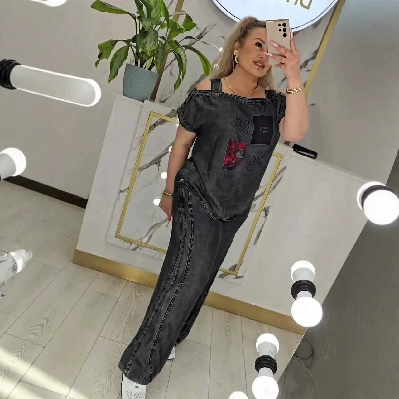 Women's Off-Shoulder Short-Sleeve Top & Wide-Leg Pants Set with Vintage Print