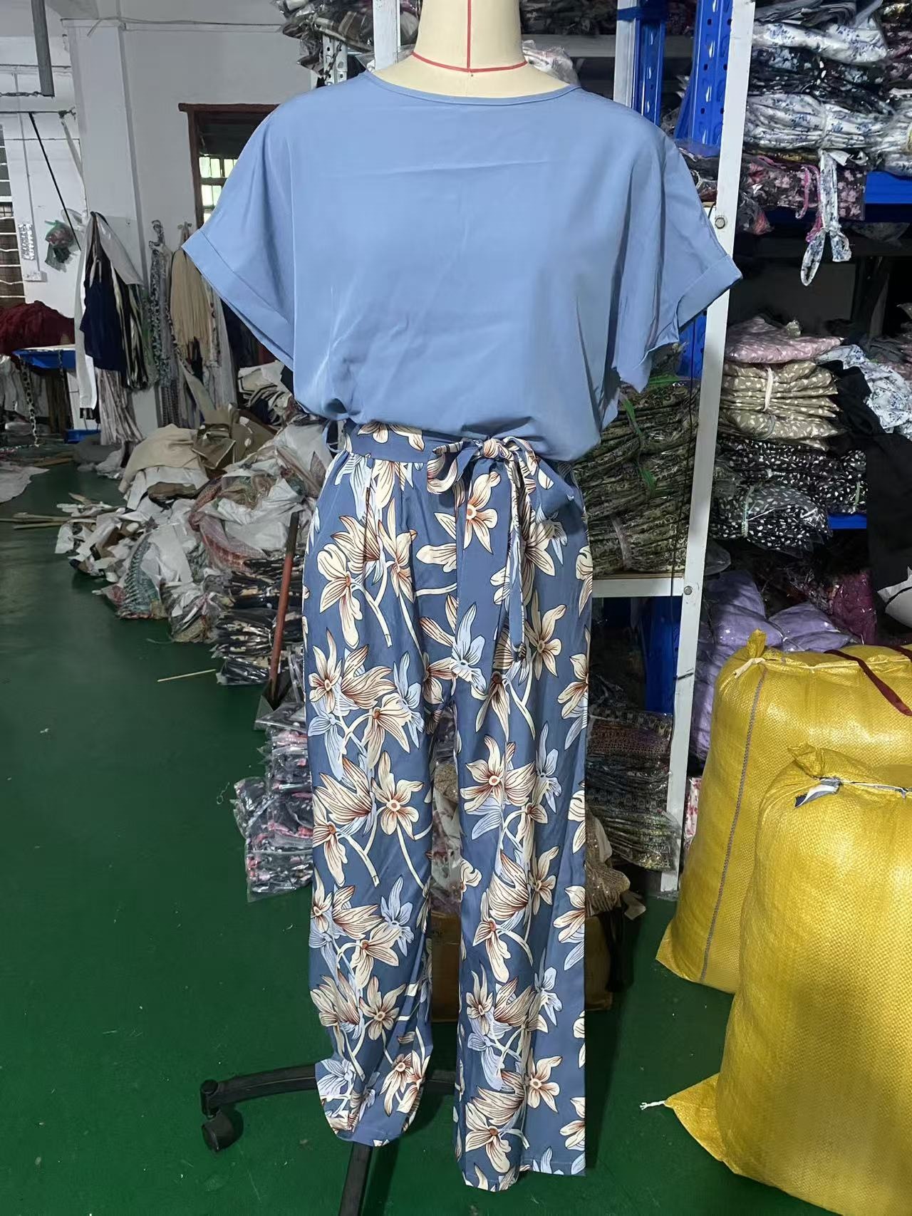Women's Floral Print Round Neck Loose Jumpsuit
