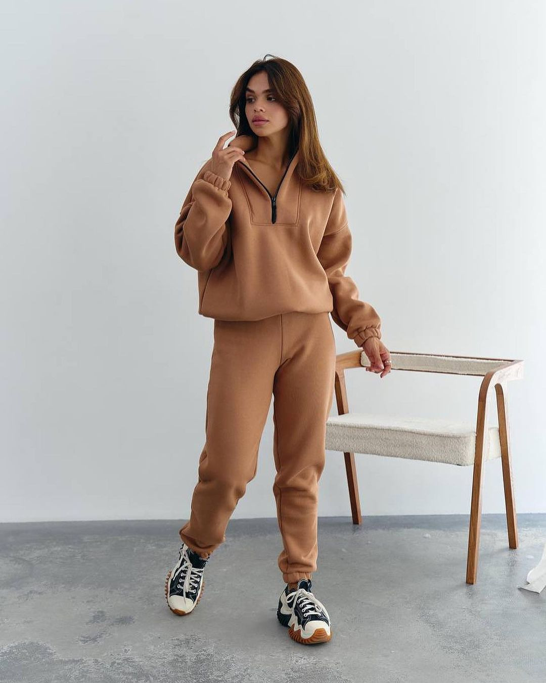 Women's Stand Collar Zip Two-Piece Sweatsuit Set Solid Color