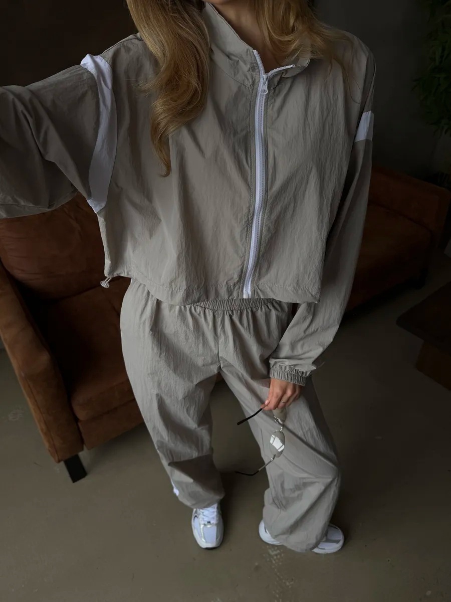 Women's Retro Street Zip-Up Jacket & High-Waist Jogger Pants Set