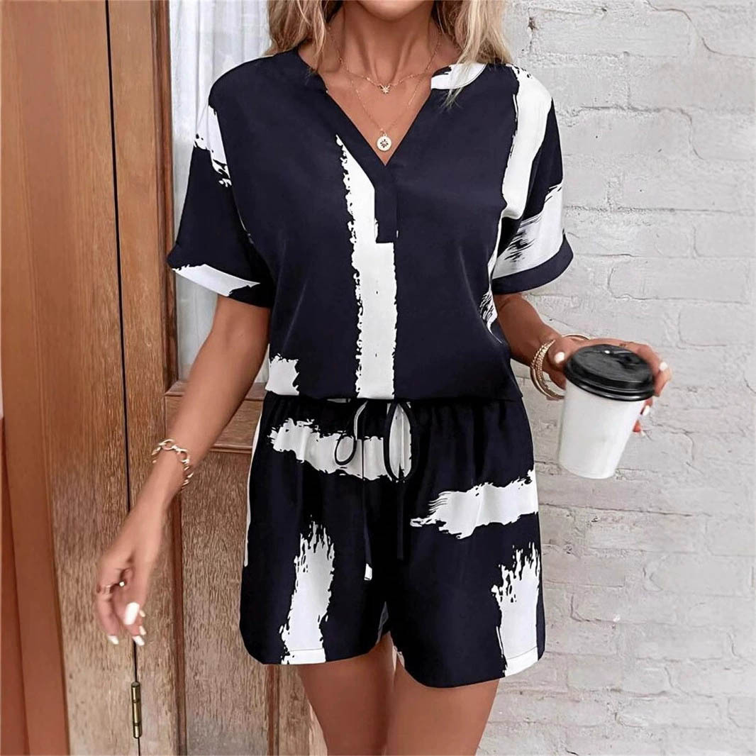 V-Neck Printed T-Shirt and Shorts Set with Elastic Waist