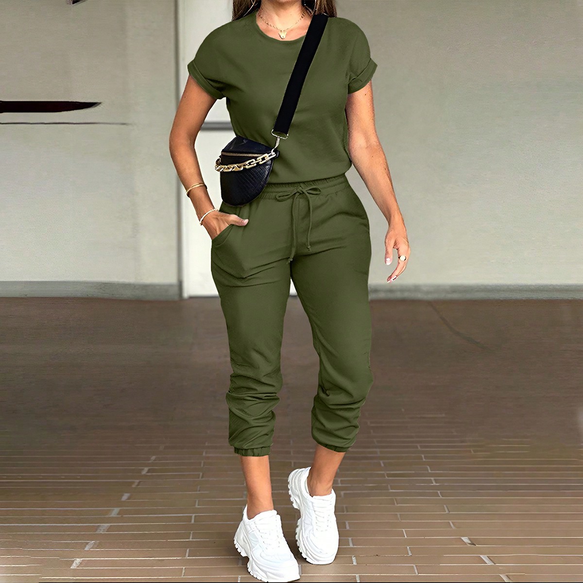 Women's Solid Color Crewneck Top and Multi-Pocket Pants Set Casual Two-Piece Outfit