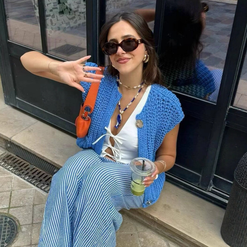 Women's Solid Color Sleeveless Knit Vest