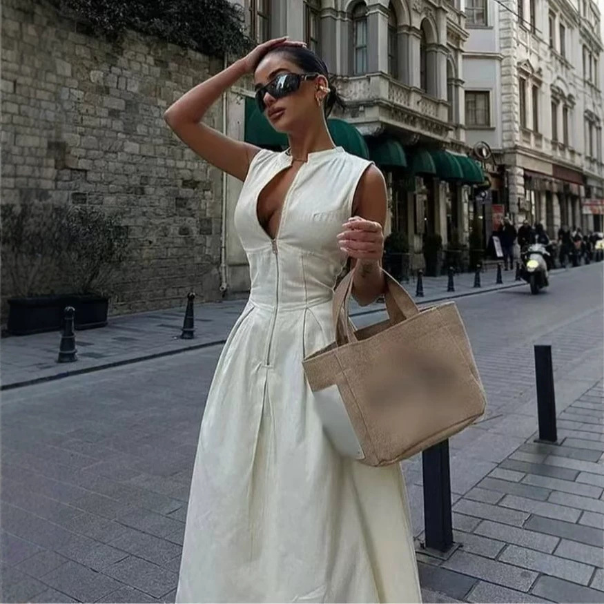 Women's Sleeveless A-Line Midi Dress with Round Neck and Waist-Cinching Fit