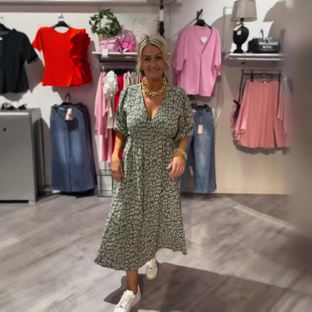 Floral Print V-Neck Plus Size A-Line Midi Dress