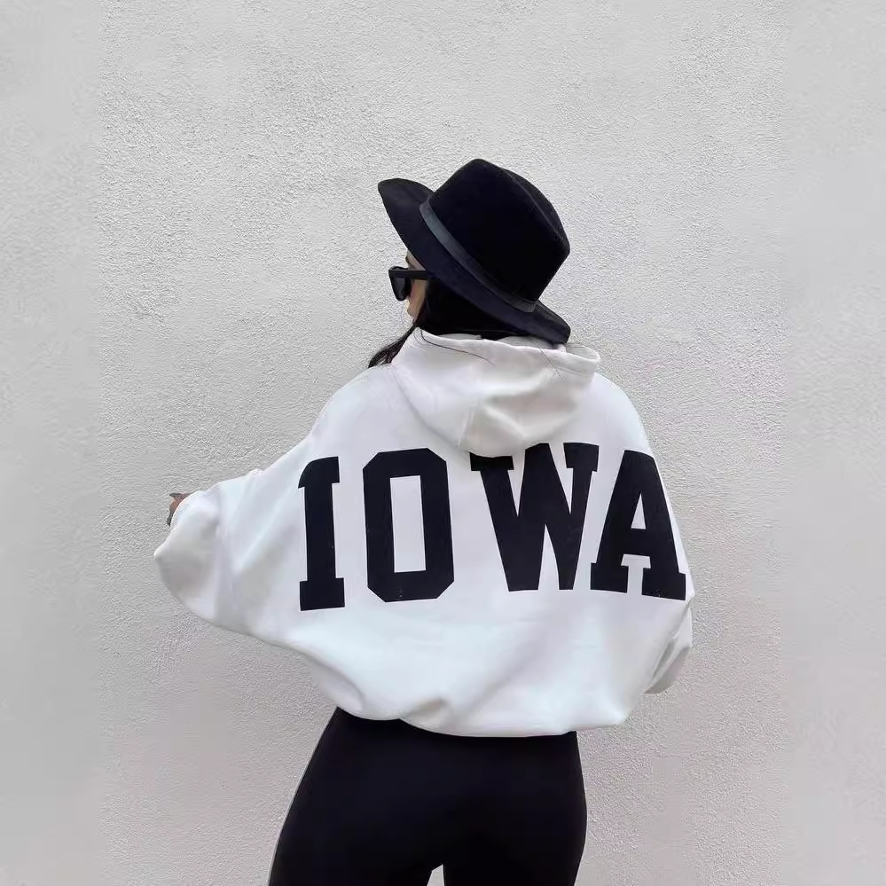 Fleece-Lined Hooded Graphic Cropped Sweatshirt for Women