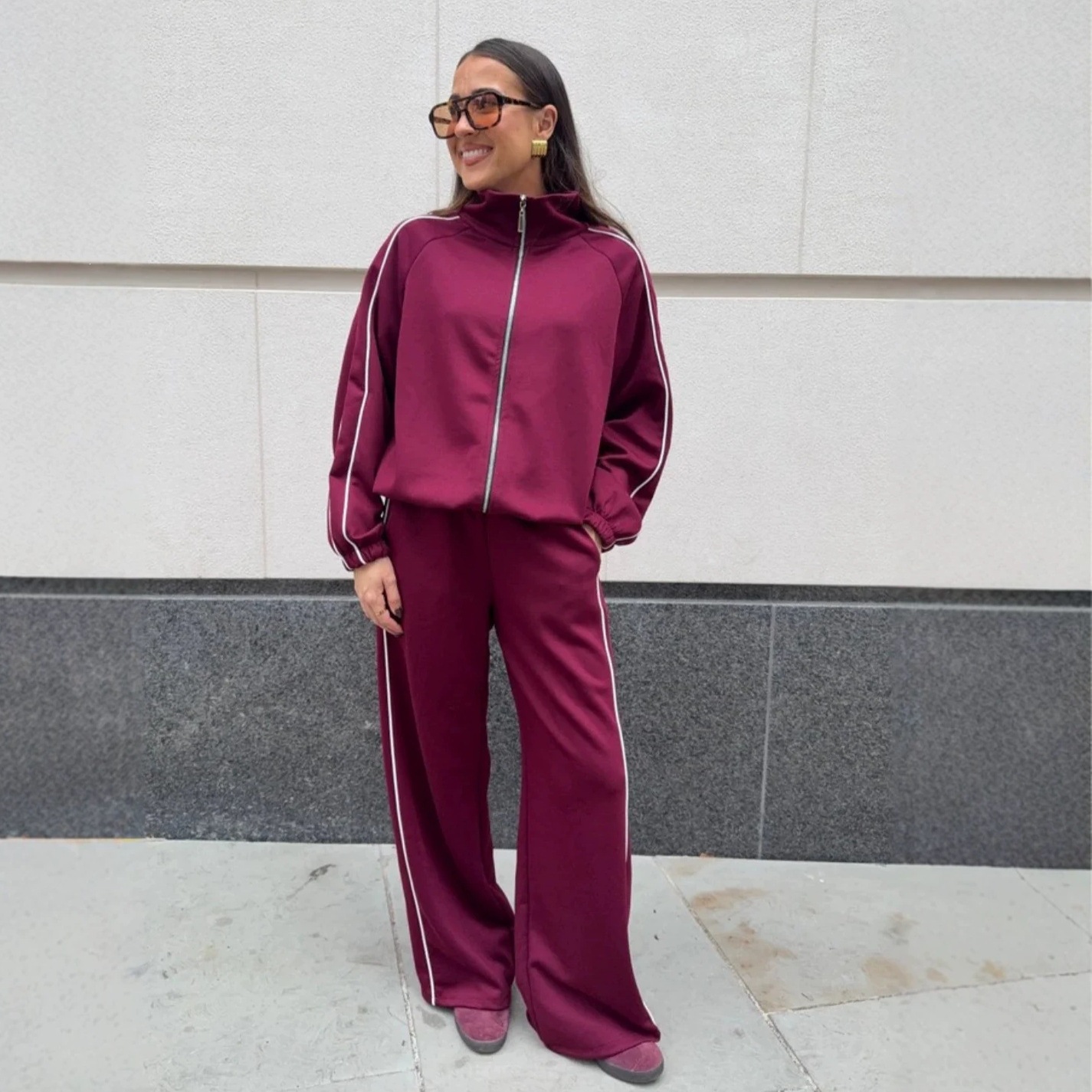 Women's Colorblock Striped Tracksuit with Lapel Zip Jacket and Wide-Leg Sweatpants