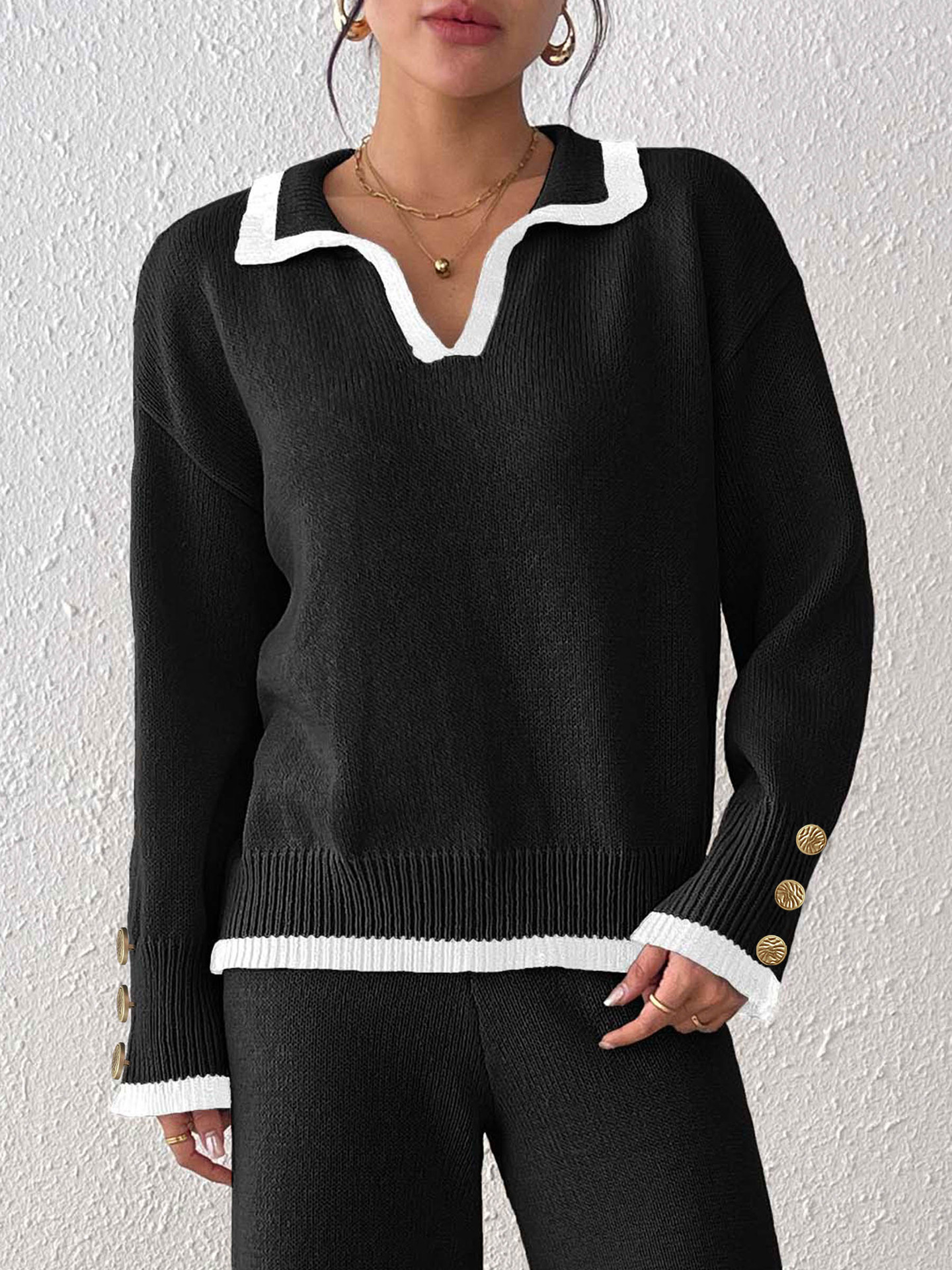 Women's Color-Block Pullover Sweater with Collar and Gold Buttons