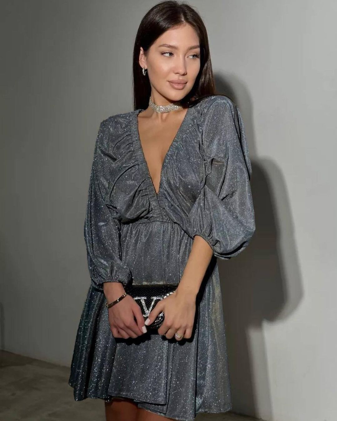 V-Neck Pleated Mini Dress Solid Color Long Sleeve High Waist