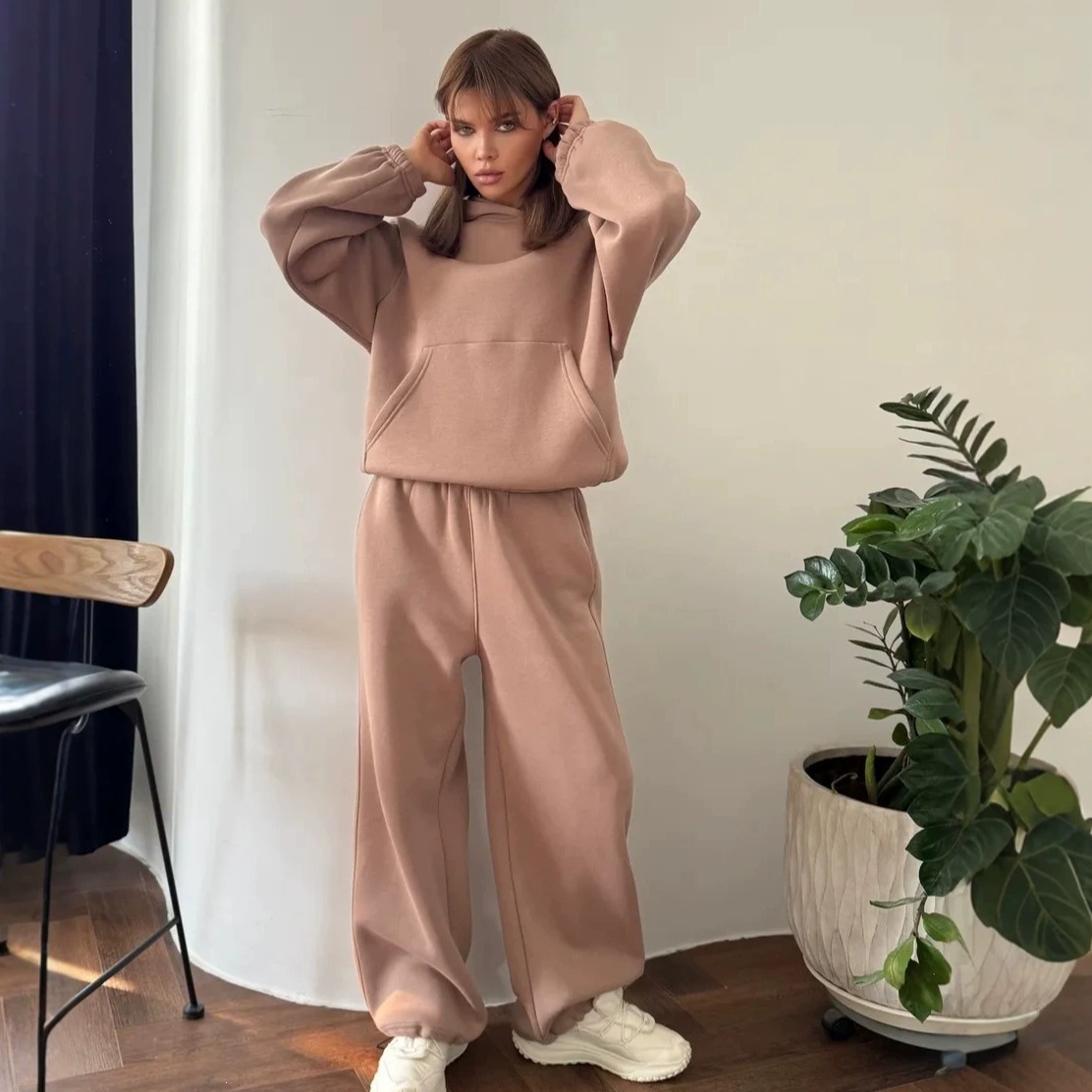Women's 2-Piece Hooded Sweatsuit Set with Pockets