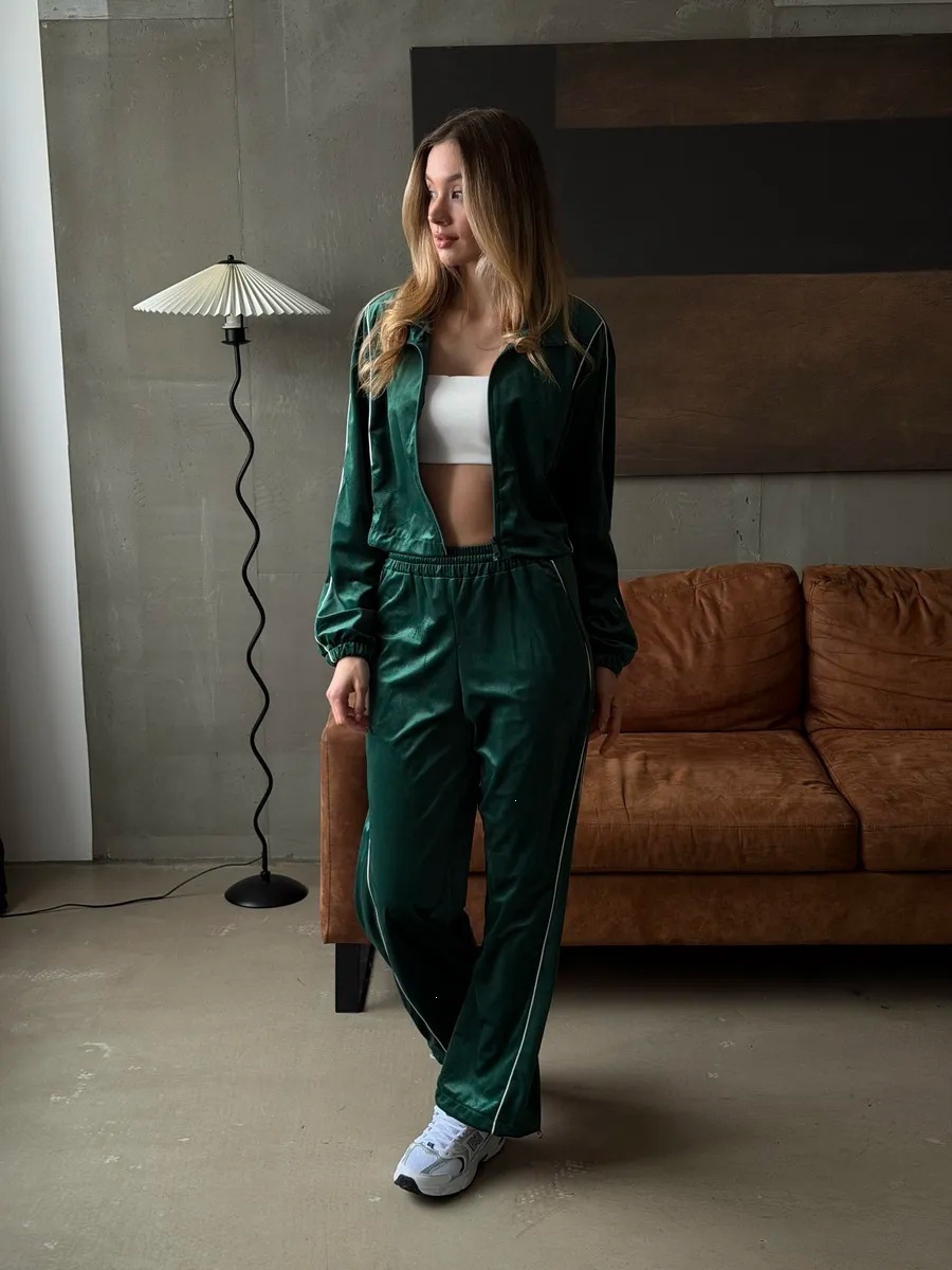 Velvet Color-Block Crop Top & Low-Rise Straight-Leg Pants Set