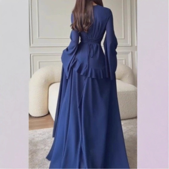 Women's Round Neck Long Sleeve Flare Sleeve Waist-Cinching Solid Color Long Dress