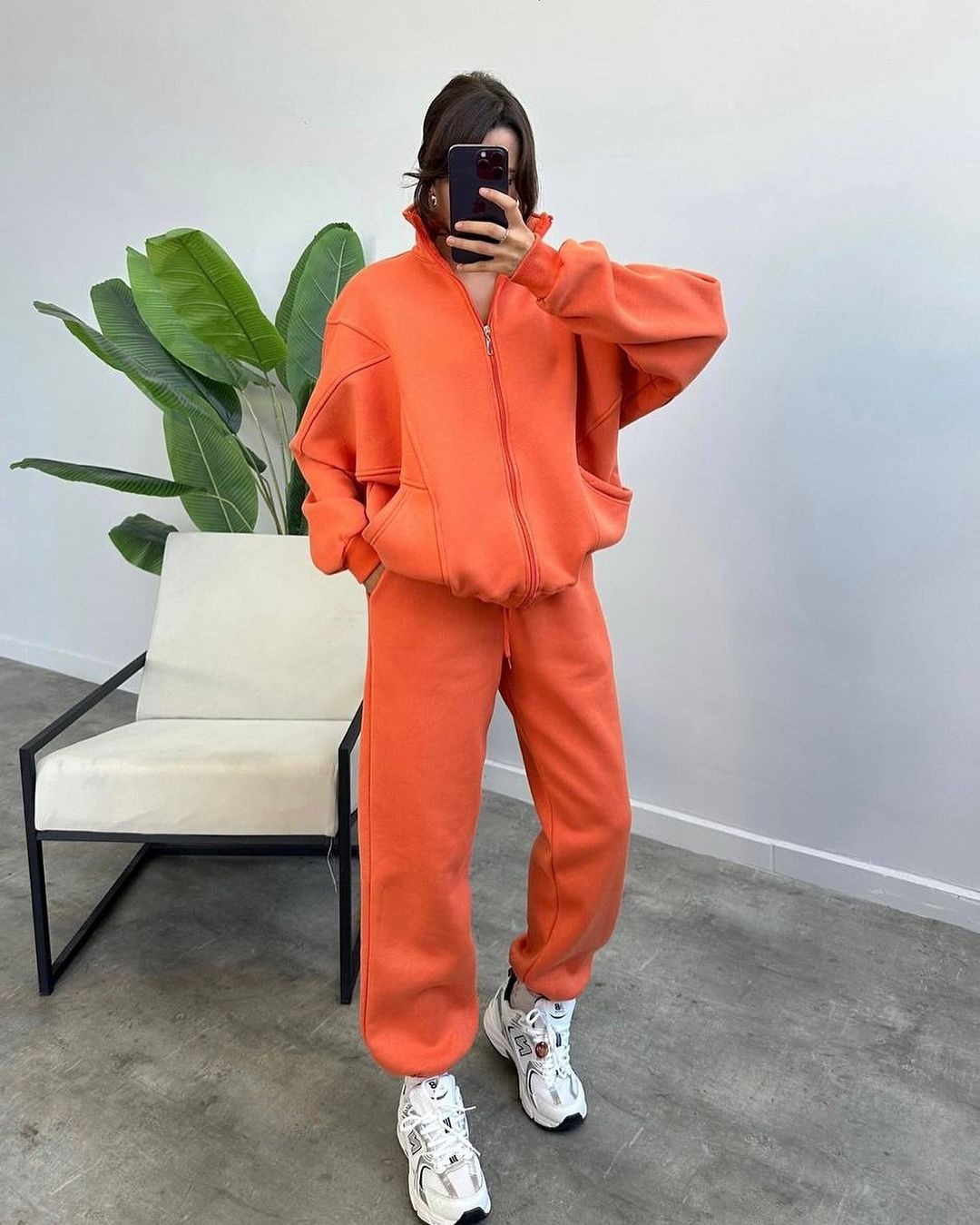 Women's Fleece-Lined Long-Sleeve Sweatsuit Set Solid Color Zip-Up