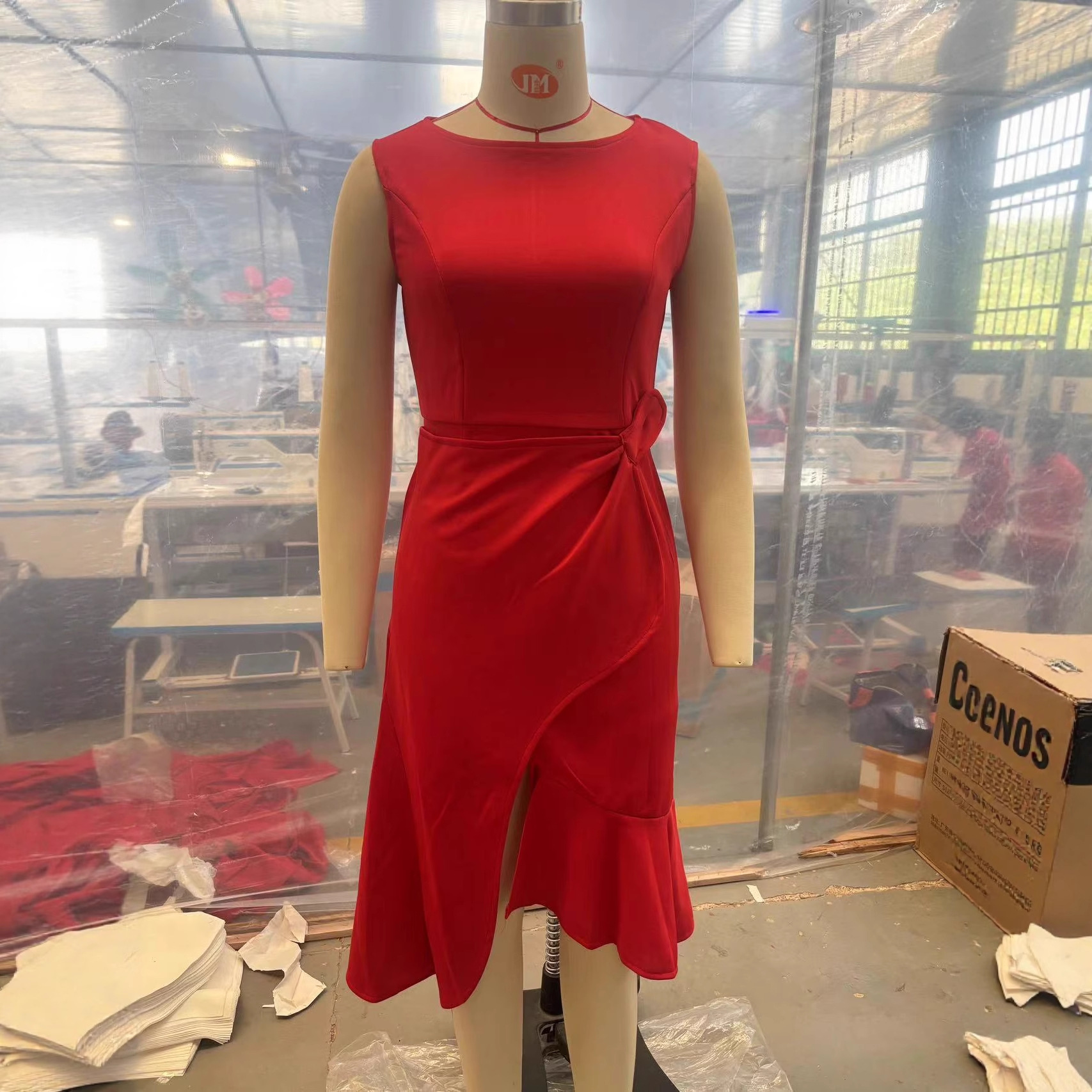 Women's Sleeveless Red Maxi Dress with Round Neck and High Waist