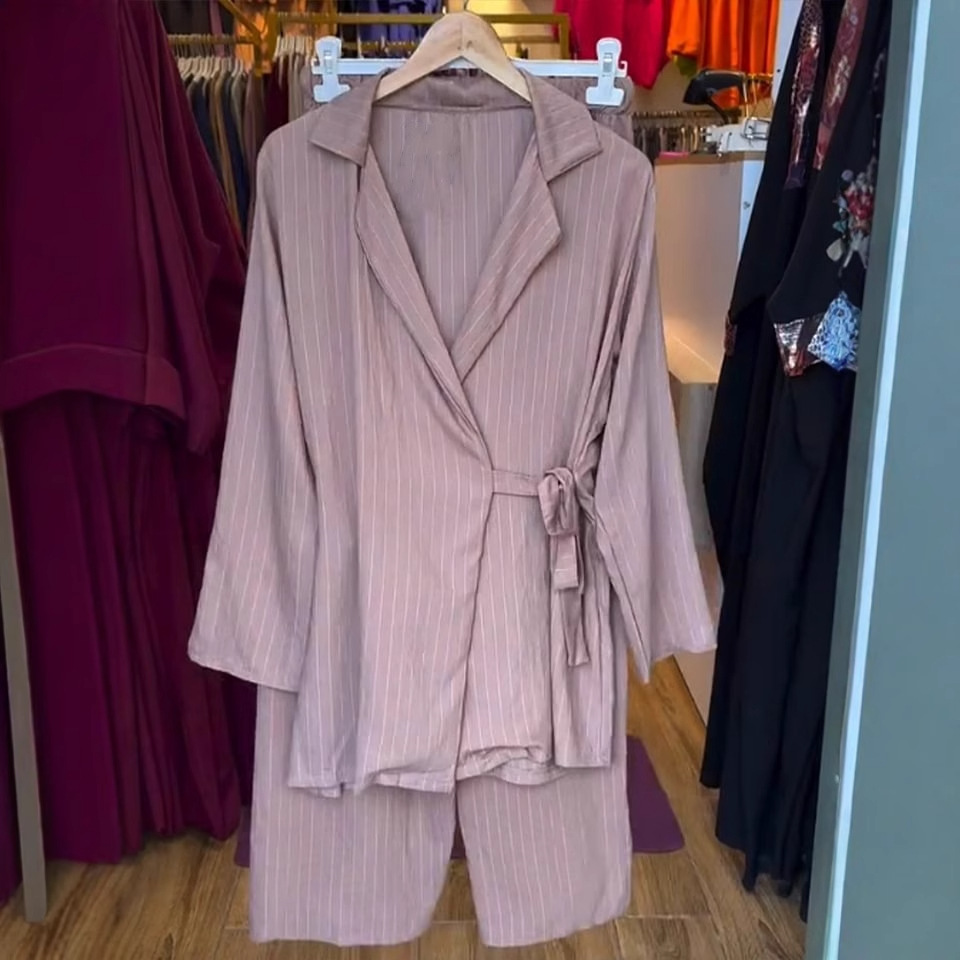 Women's Striped Two-Piece Blazer and Pants Set Casual Loose Fit