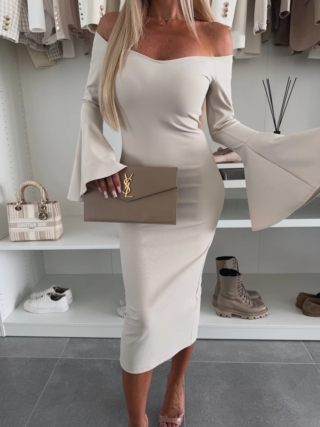 Women's Solid One-Shoulder Flare-Sleeve Bodycon Midi Dress