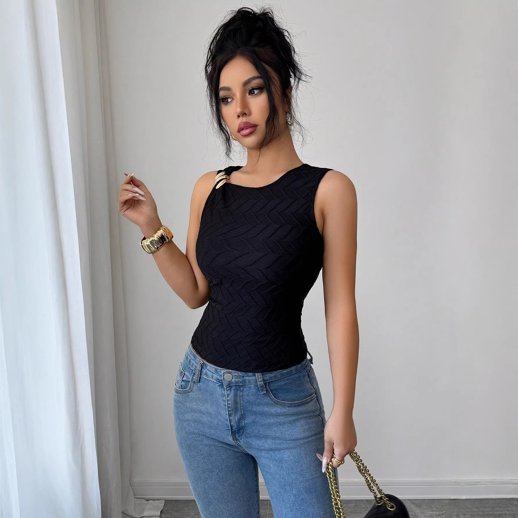 Women's Sleeveless Textured Knit Tank Top with Metal Button