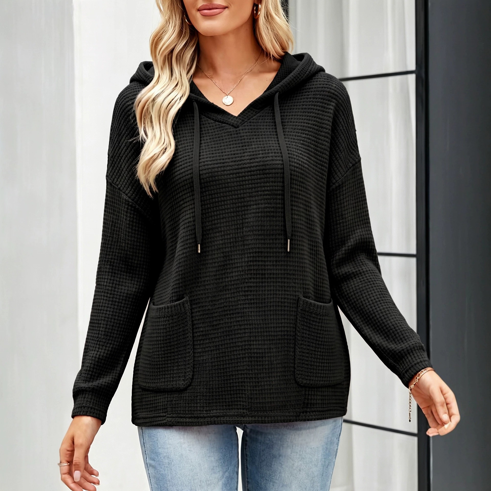 Women's Loose Hooded Knit Sweatshirt with Pockets