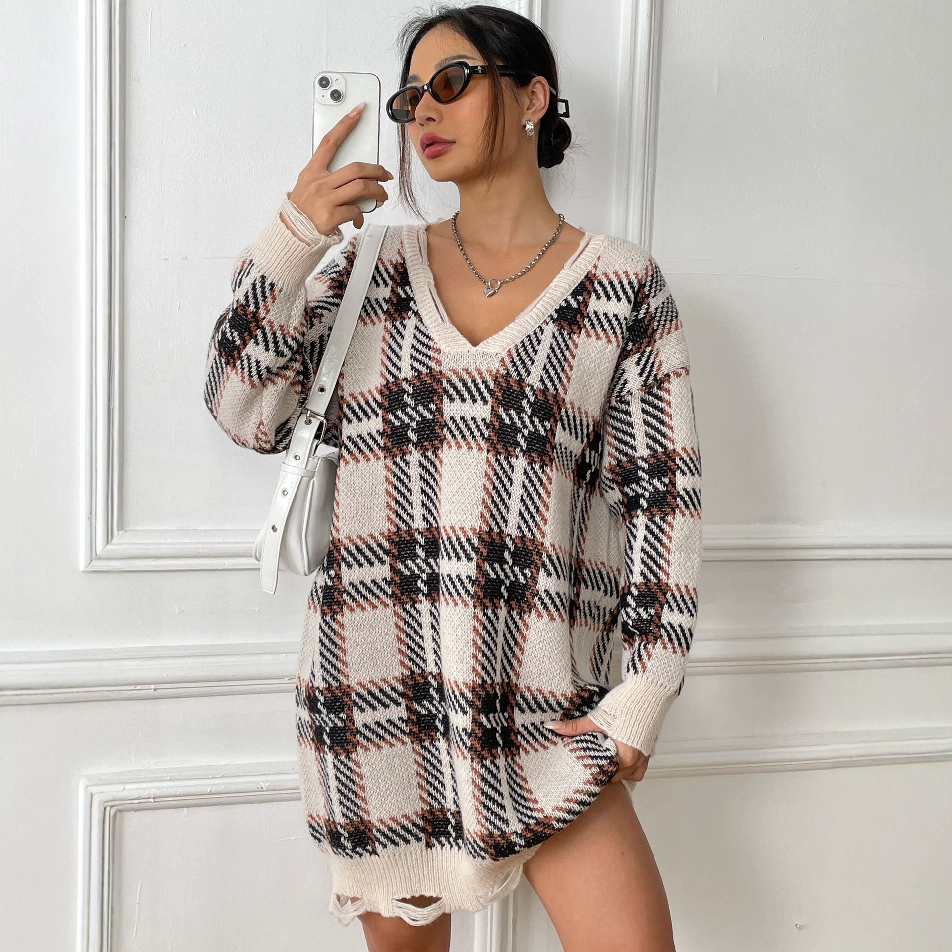 Women's Color-Block Plaid Knit Dress V-Neck Long Sleeve Midi