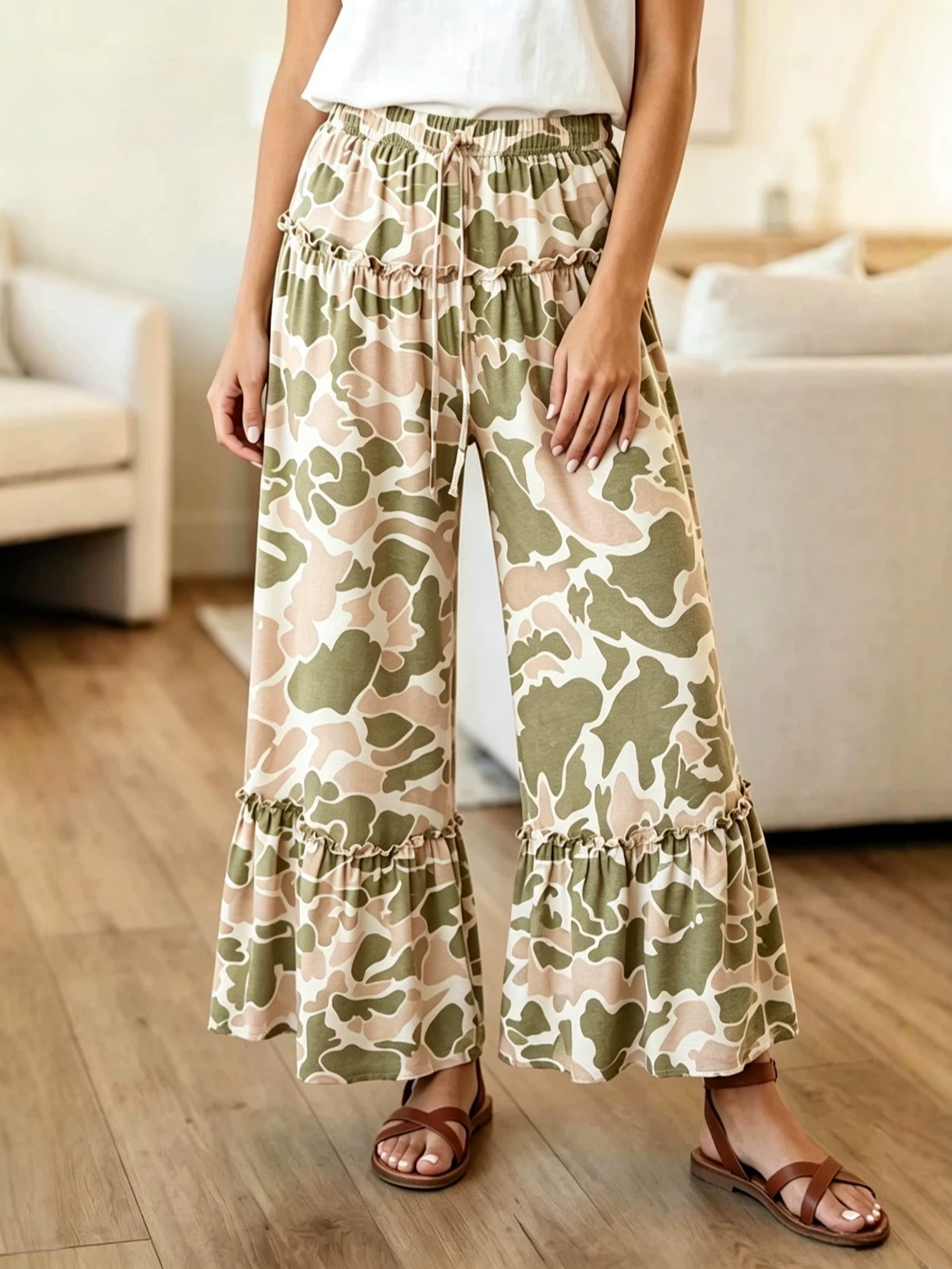 Women's Retro Camo Print Wide-Leg Pants with Elastic Drawstring Waist and Ruffle Trim