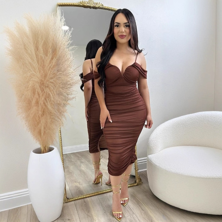 Women's Sleeveless Strapless Ruched Bodycon Solid Color Midi Dress