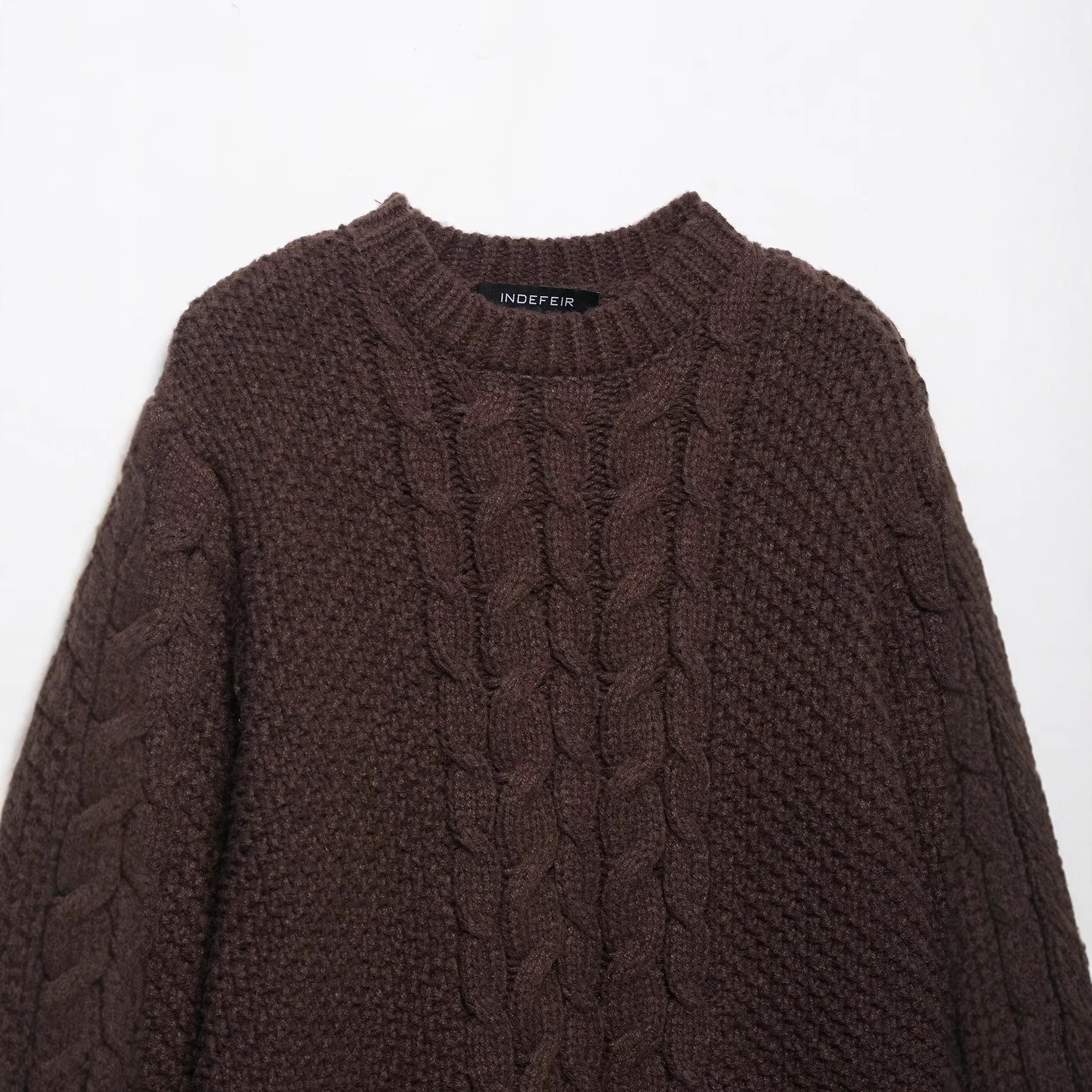 Women's Retro Cable-Knit Sweater with Oversized Sleeves