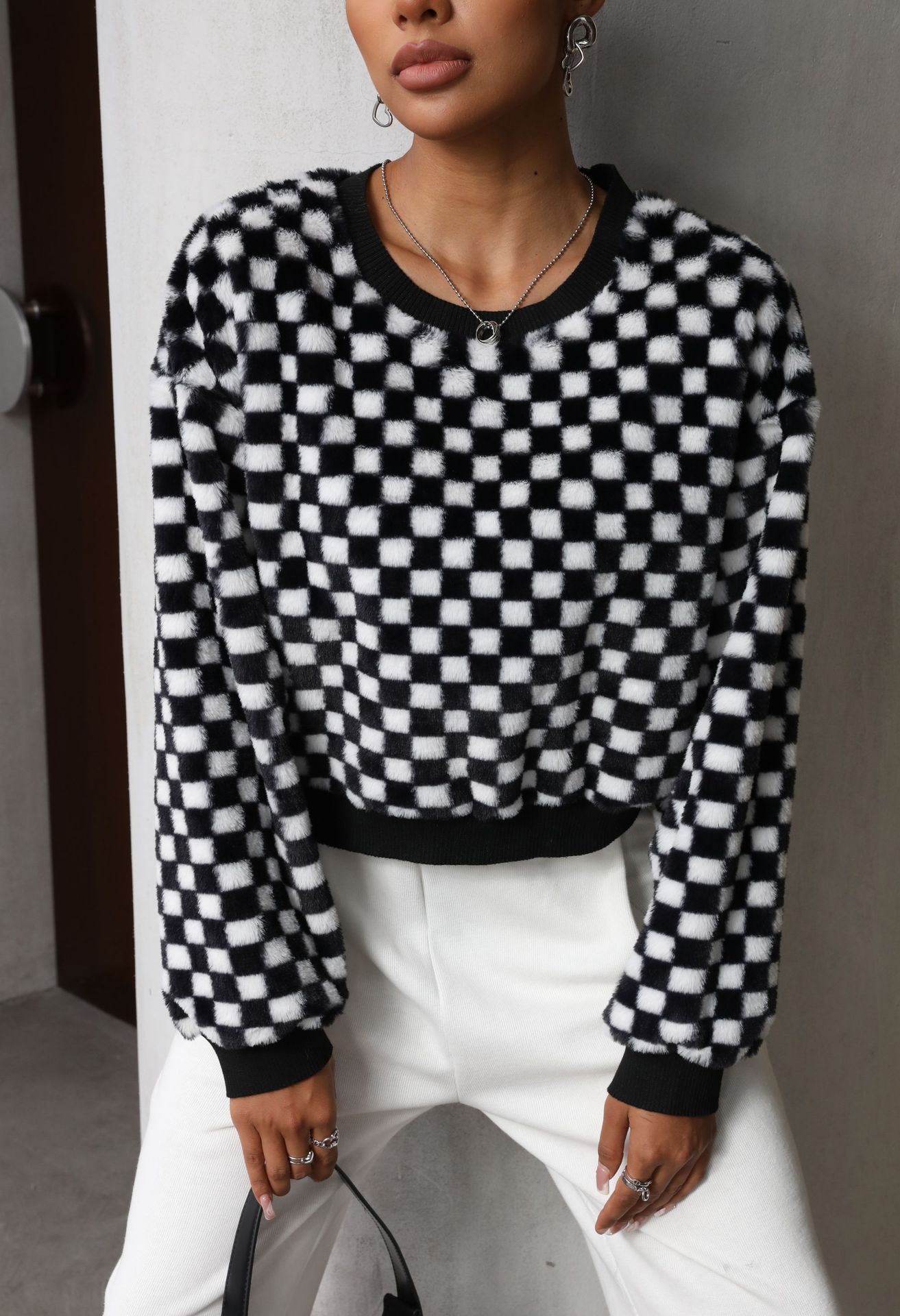 Women's Loose Round Neck Black and White Plaid Long Sleeve Fleece Pullover Hoodie