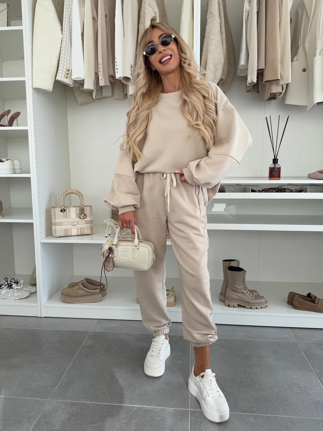 Women's Solid Crewneck Long-Sleeve Sweatshirt & Drawstring Jogger Pants 2-Piece Set