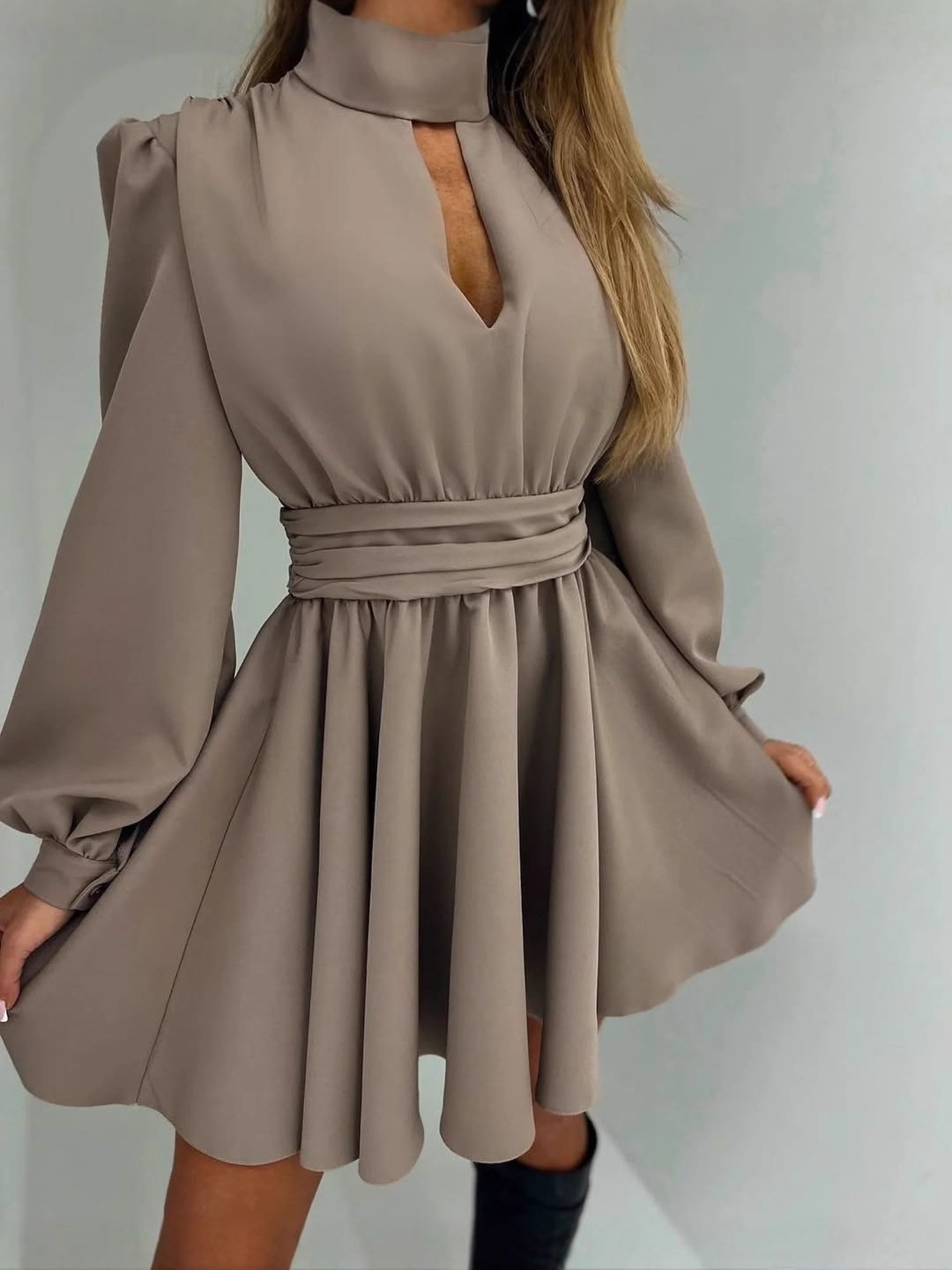 Sexy Cutout Waist-Cinching Solid Color Dress