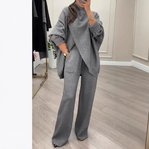 Women's Solid V-Neck Button-Front Slim Knit Two-Piece Set