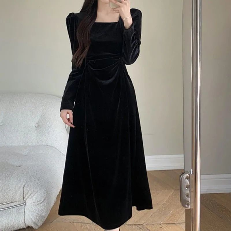Hepburn Style Black Velvet Square Neck Dress with Pleated Waist