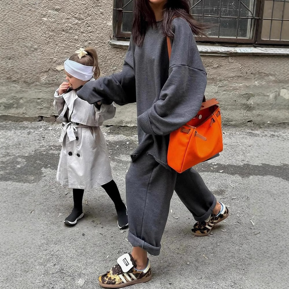 Women's Long Sleeve Crewneck Sweatshirt and Pants Two-Piece Set