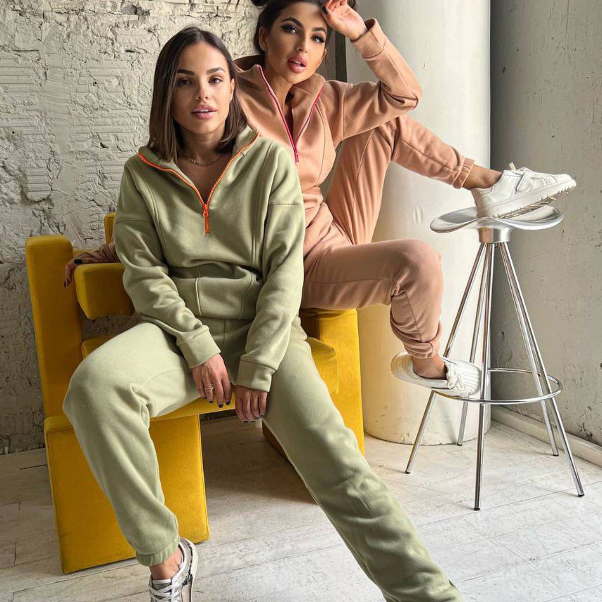Women's Casual Zip-Up Hoodie and Pants Two-Piece Tracksuit Set