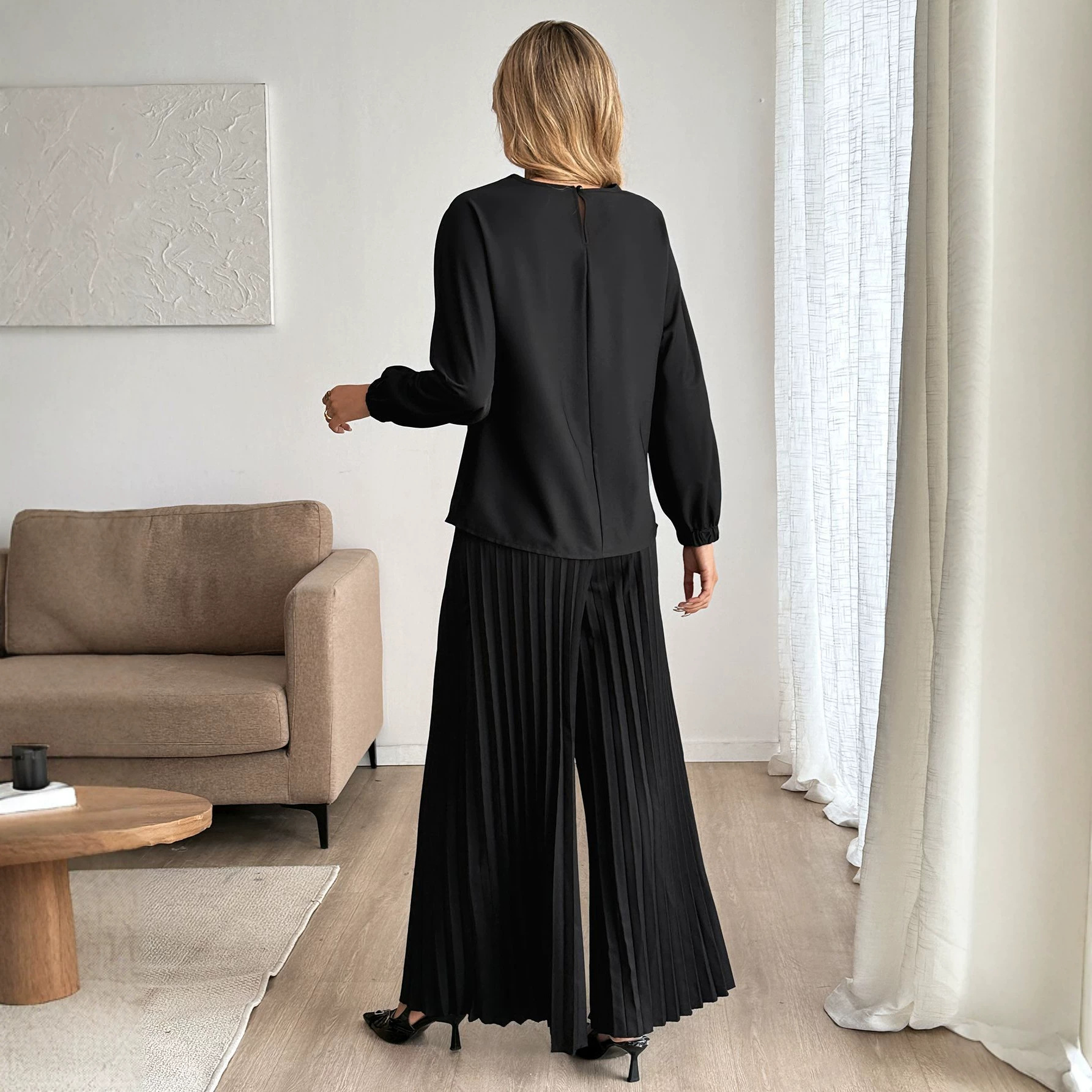 Women's Elegant Crewneck Long-Sleeve Top and High-Waist Pleated Pants Two-Piece Set