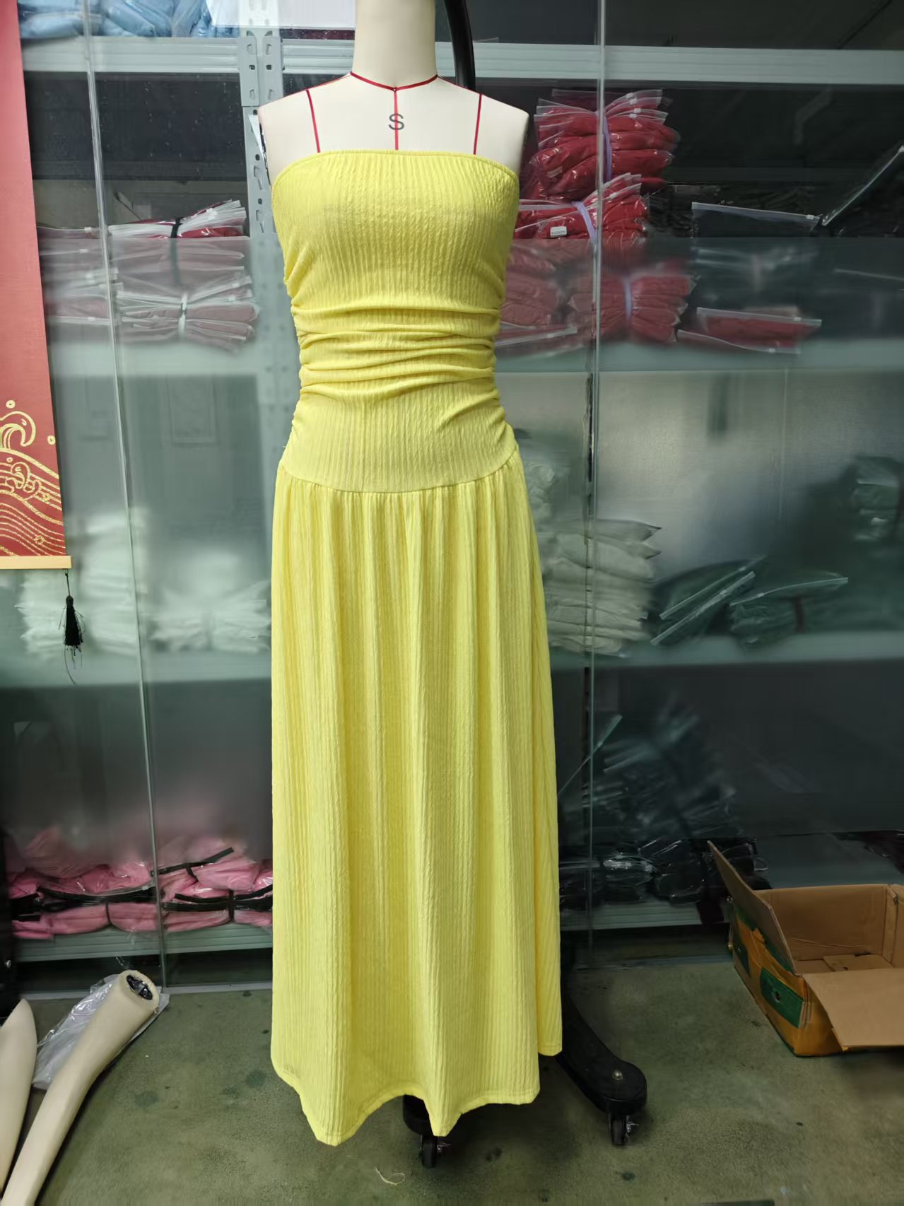 Women's Sleeveless Strapless Bodycon Midi Dress