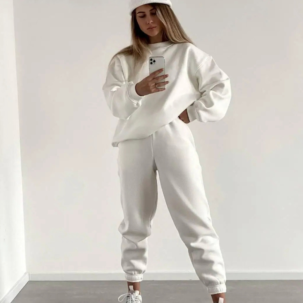 Women's Solid Color Crewneck Sweatshirt and Pants Two-Piece Set