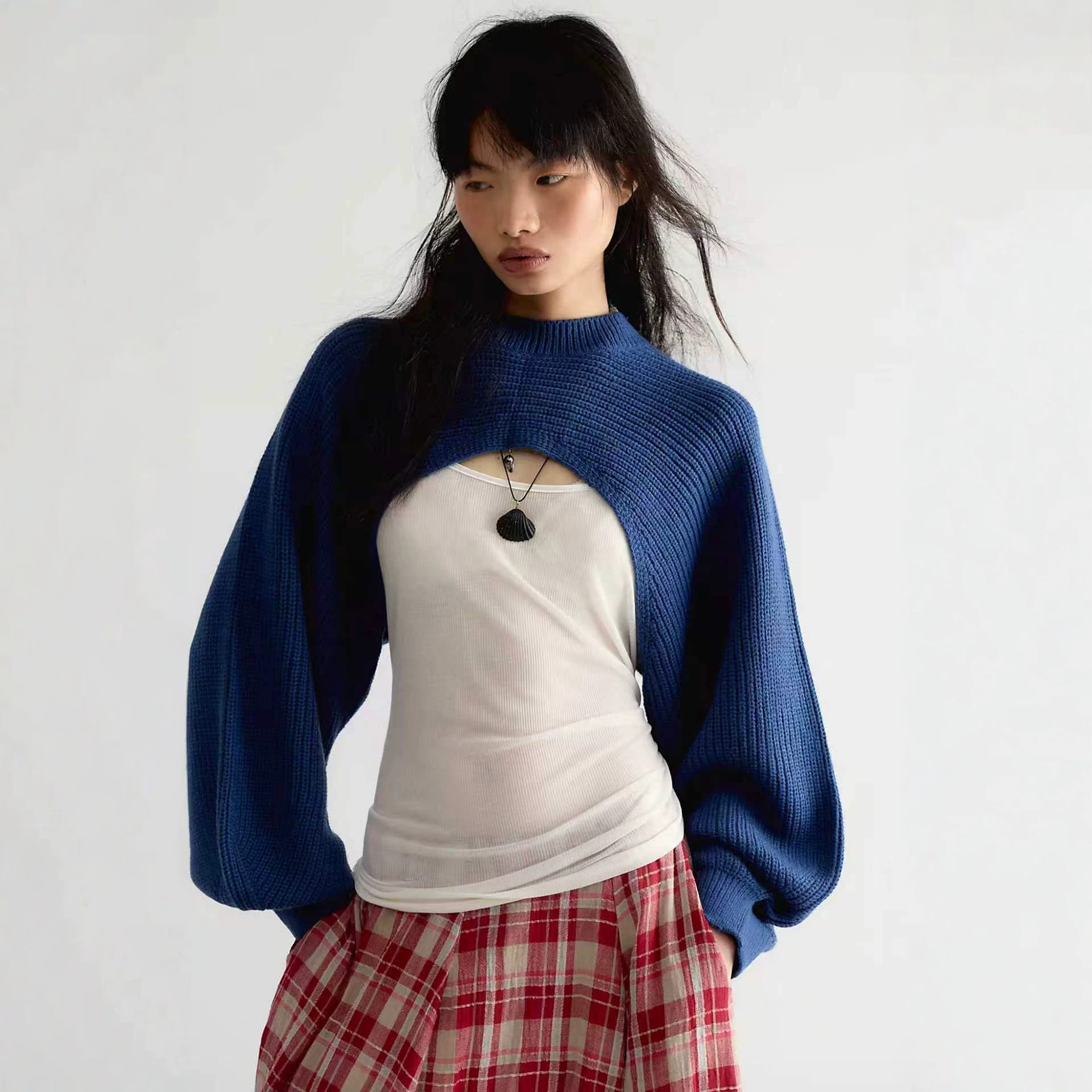 Women's Knit Round Neck Pullover Sweater with Raglan Sleeves