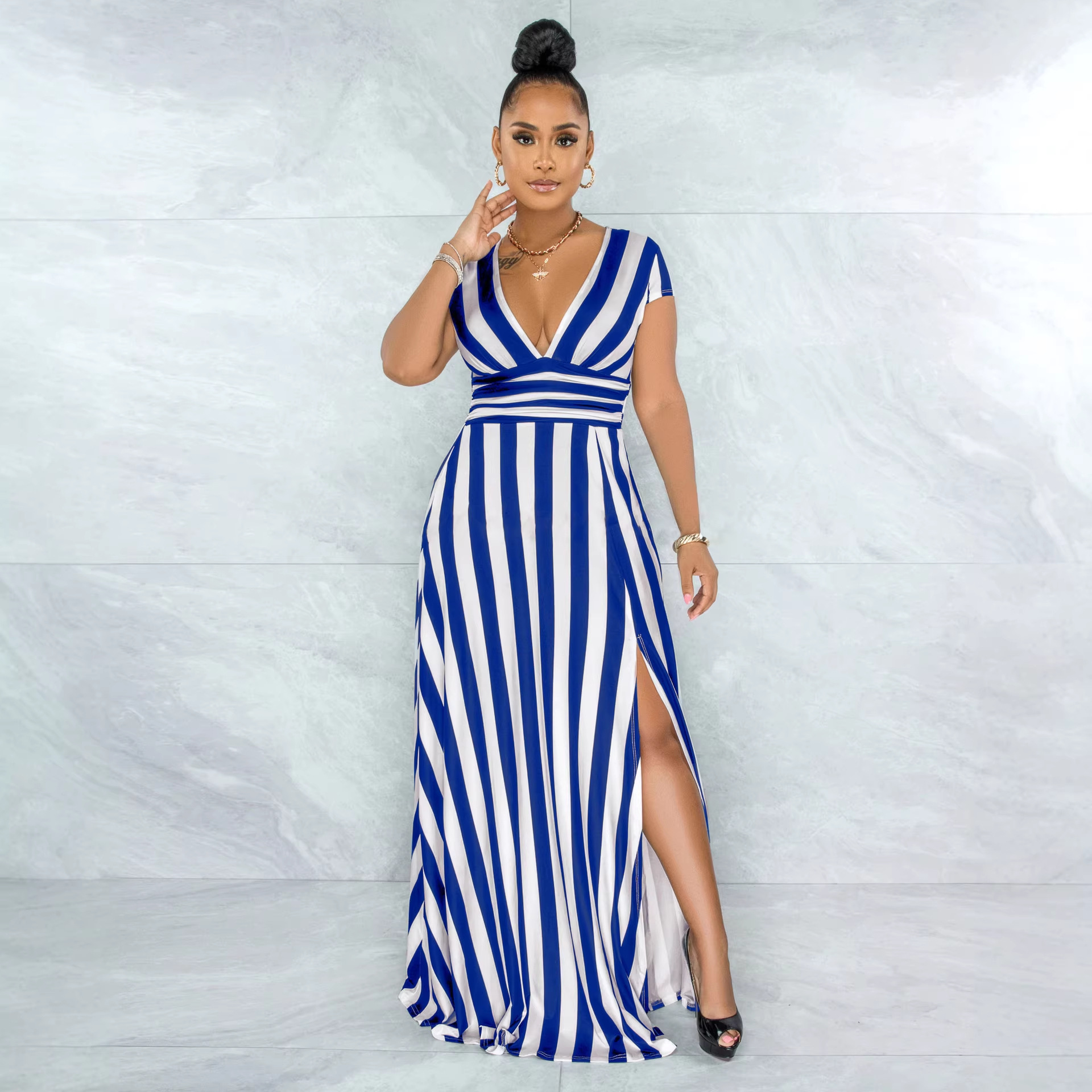 Striped Bodycon Split Dress with V-Neck and Sleeveless Design