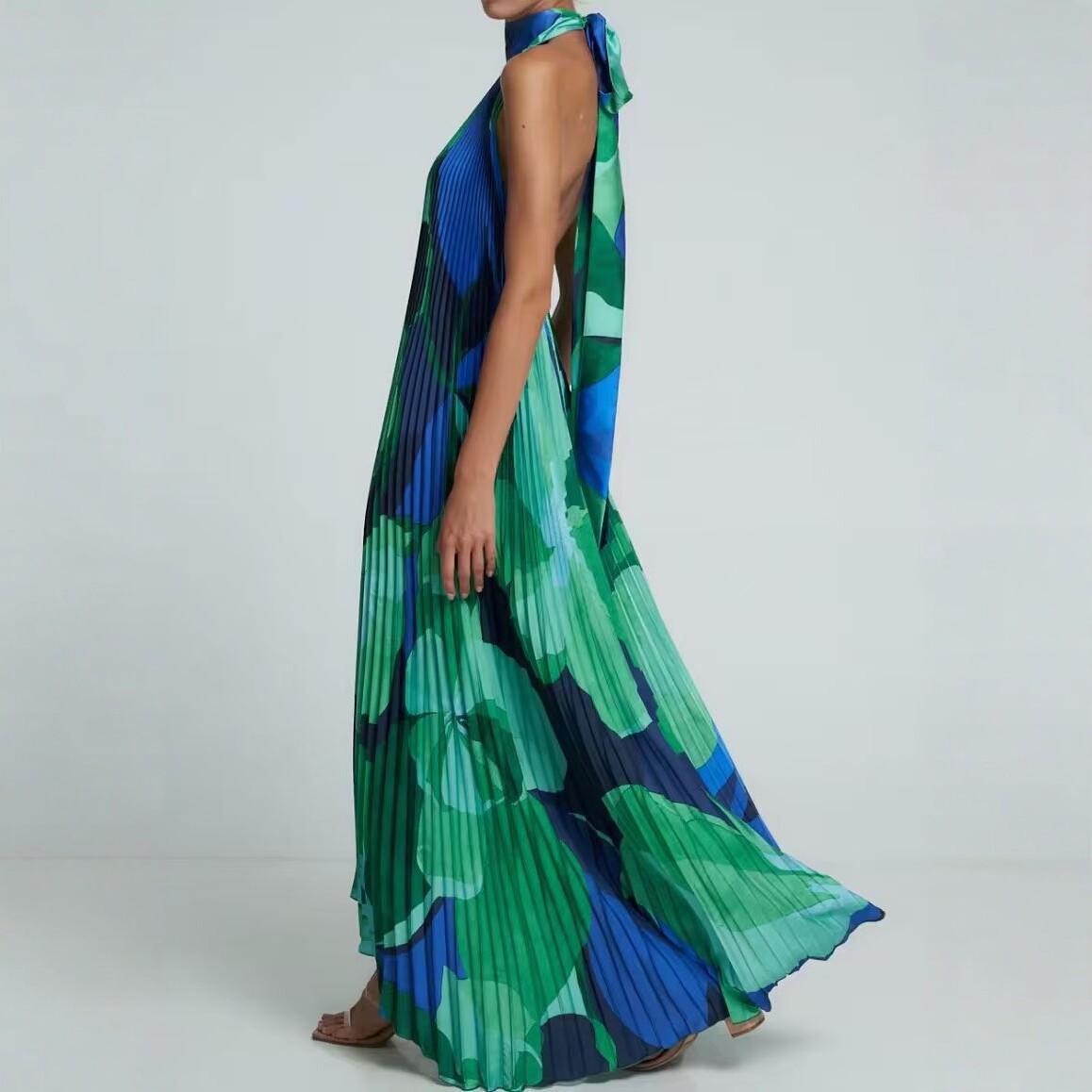 Halter Neck Deep V Green Blue Colorblock Pleated Maxi Dress