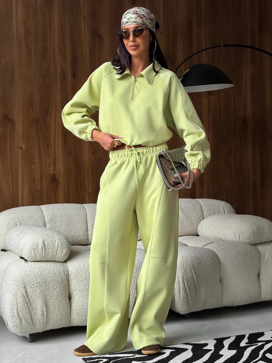 Women's Retro Colorblock Half-Zip Sweatshirt & Wide-Leg Sweatpants Set