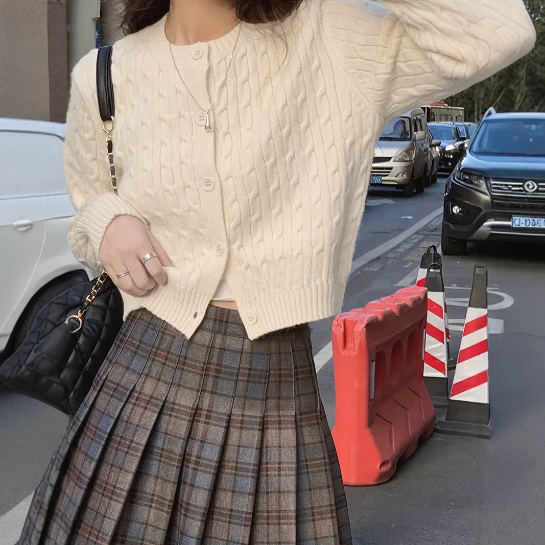 Cable-Knit Cropped Cardigan Sweater for Women Crew Neck Long Sleeve