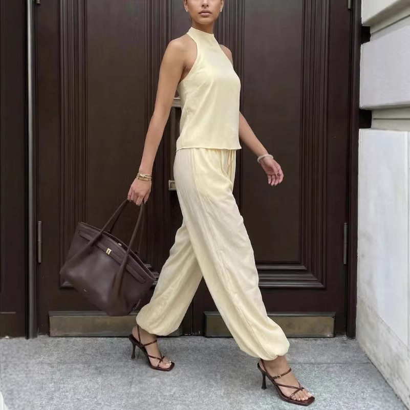 Women's Sleeveless Top and Wide-Leg Cropped Pants Two-Piece Set