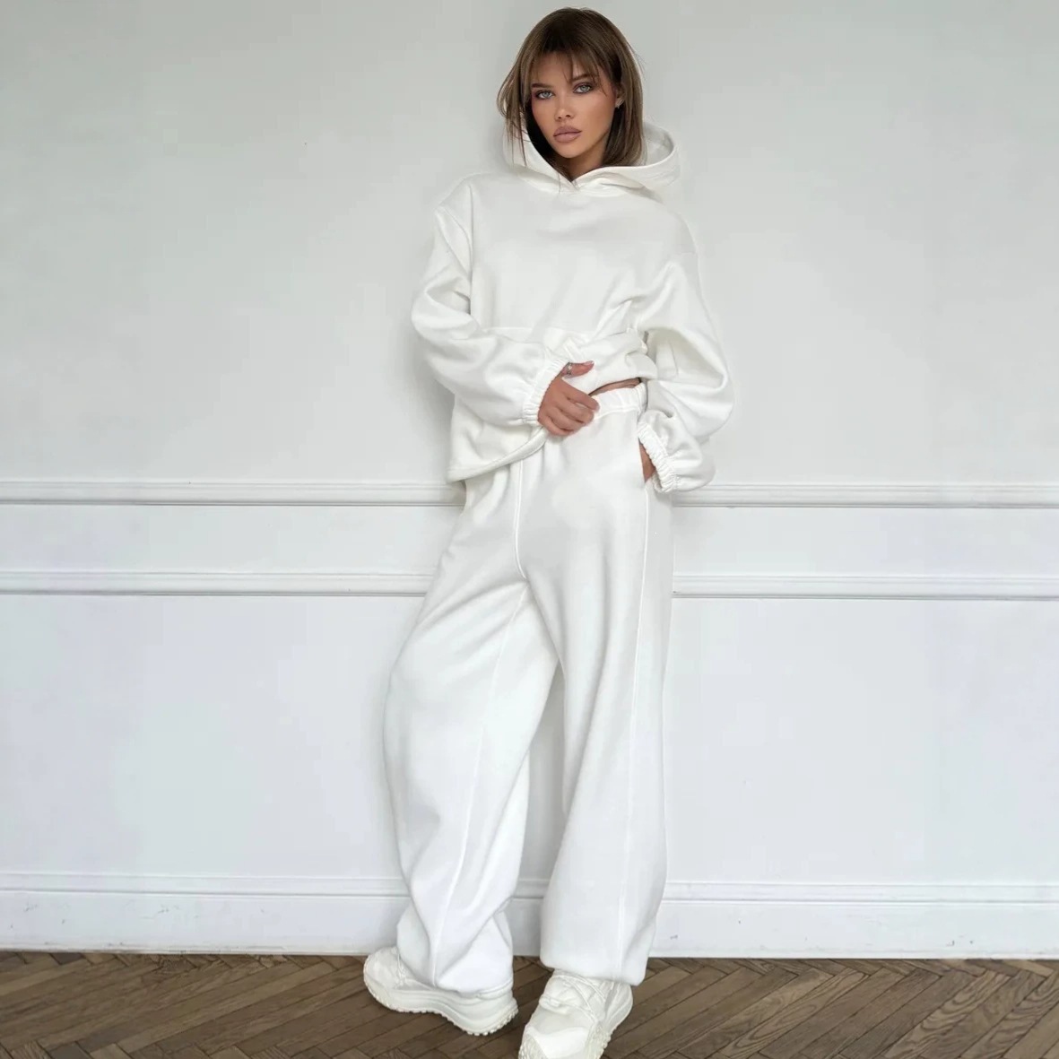 Women's 2-Piece Hooded Sweatsuit Set with Pockets