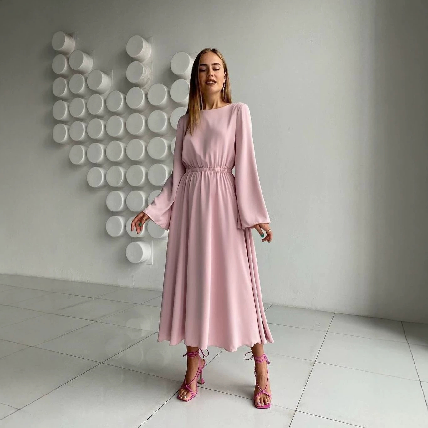 Elegant Long Sleeve Open Back Maxi Dress