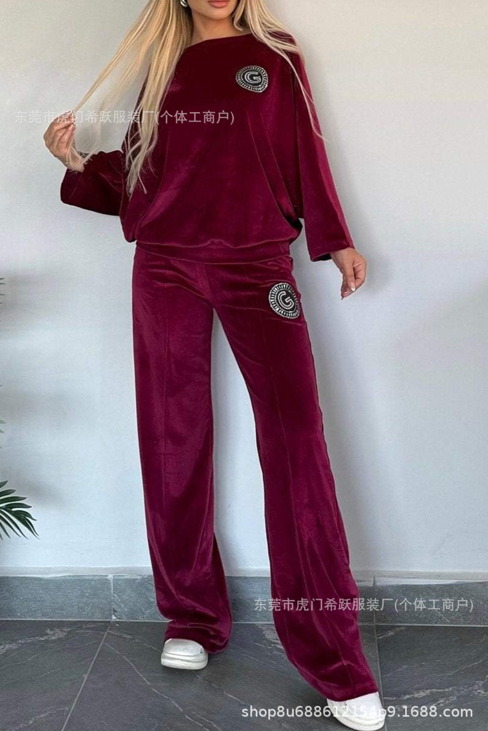Women's Velvet Two-Piece Set with Round Neck and Batwing Sleeves